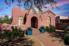 Historic 3BD 2BA Tucson Bungalow, Steps to UofA, Low Summer Rates!
